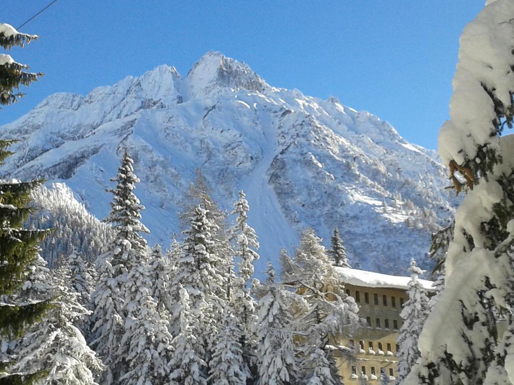 Hotel La Roccia Passo del Tonale Exterior foto