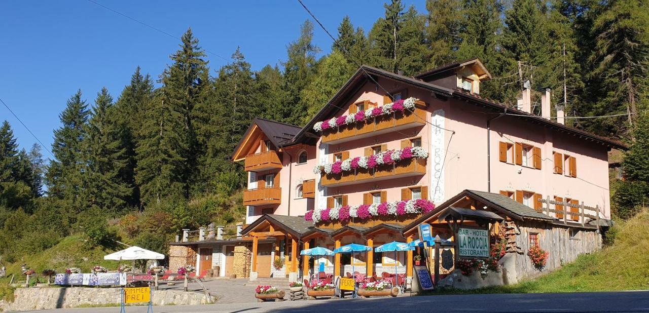 Hotel La Roccia Passo del Tonale Exterior foto